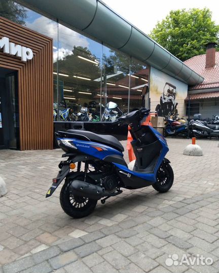 Новенький скутер FS50 не требует категории 