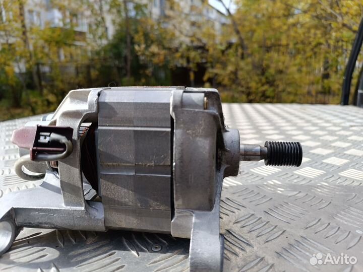 Двигататель стиральной машины