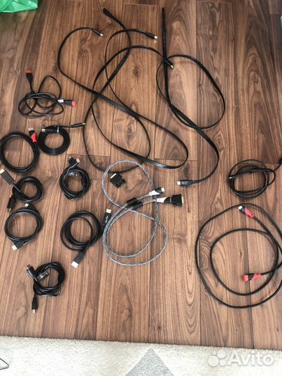 Кабель зарядки и hdmi