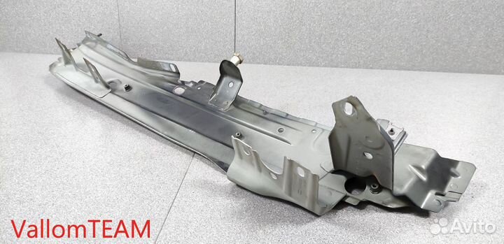 Лот Q169 Крепление крыла левое переднее Audi Q7