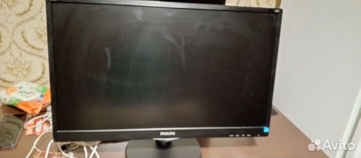 Монитор Philips 23.6