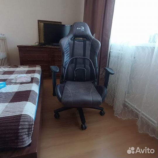 Компьютерное кресло