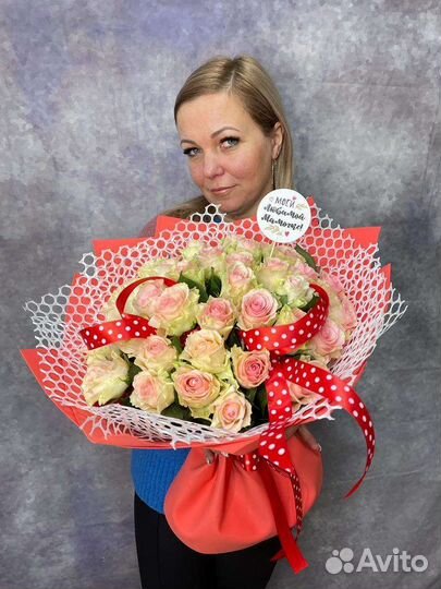 Букет из 25 роз. Подарок девушке