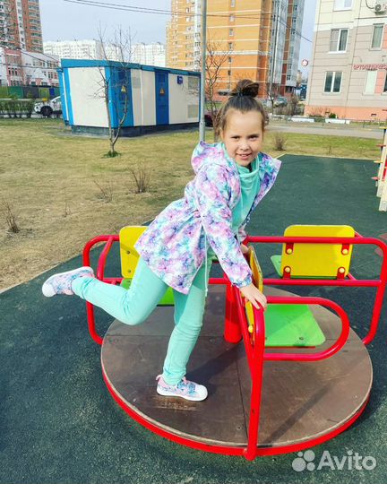 Полный лук для девочки 140-146(шапки,кроссовки