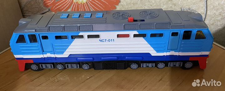 Игрушка поезд