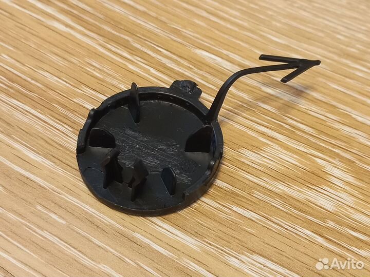 Заглушка передний бампер VW Polo 2015-20 под крюк