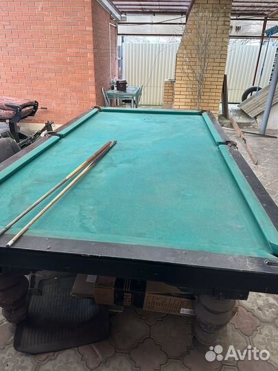 Бильярдный стол