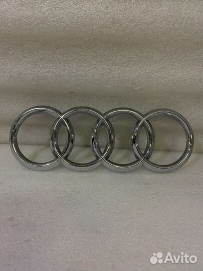 Эмблема Audi Q3