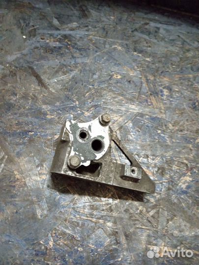 Кронштейн клапанс EGR Chevrolet Epica