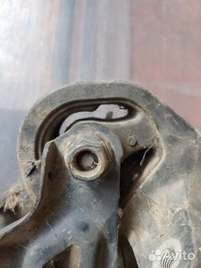 Подушка двигателя задняя Honda Civic EU3 D17B 2001