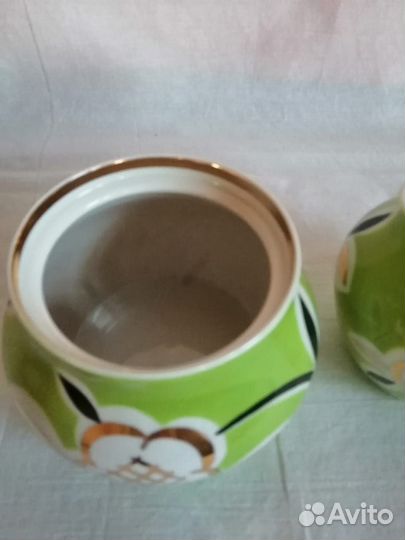 Сахарница и молочник