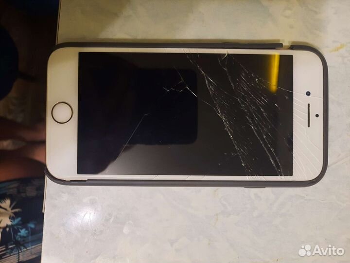 Телефон iPhone 7