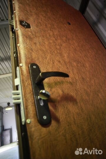 Дверь входная металлическая