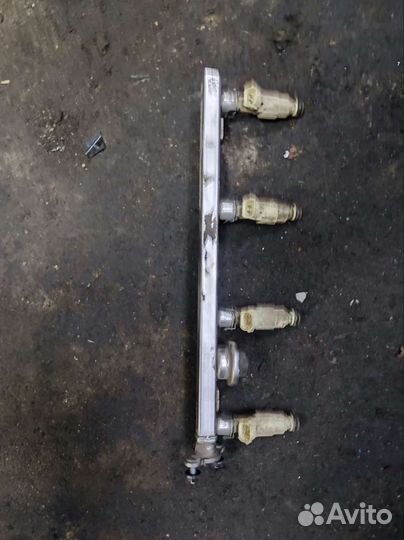 Топливная рампа Hyundai Sonata 6 (YF)