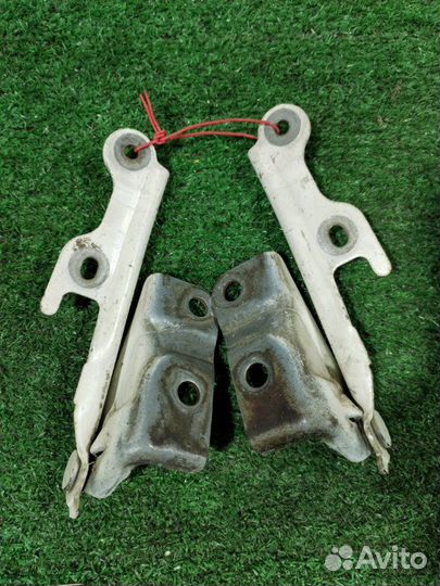 Петля капота Mazda Mpv lvlr WLT