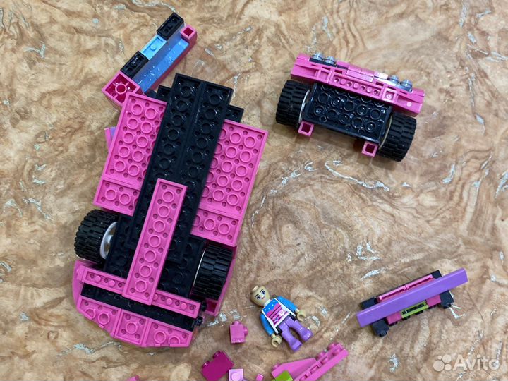 Машина лего