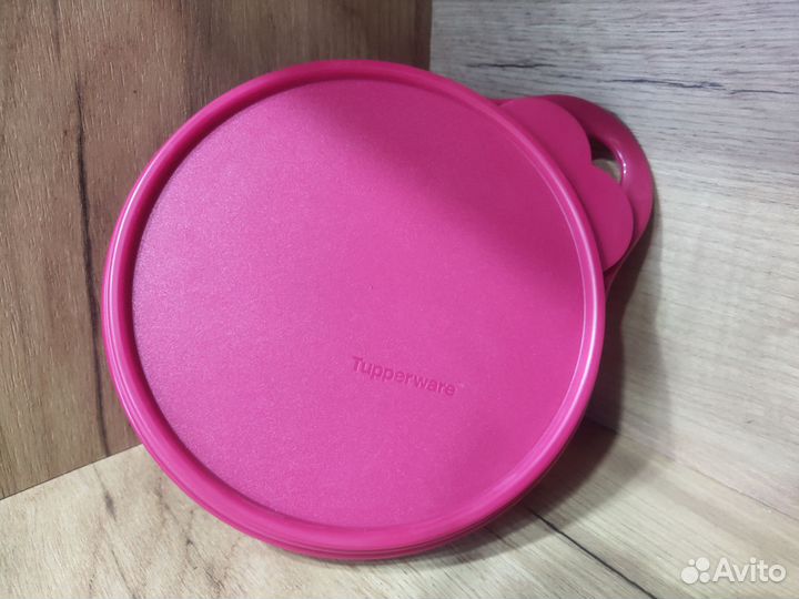 Новая чаша Tupperware,объем 1.4