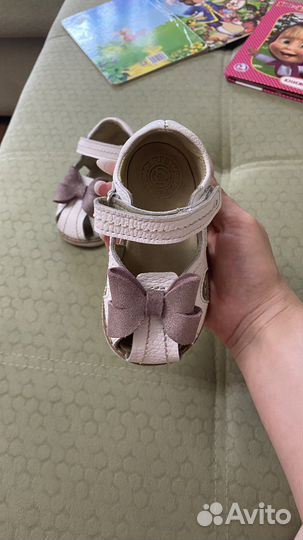 Босоножки для девочки 23