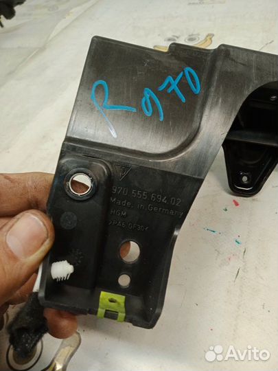 Кронштейн задний правый Porsche Panamera 970