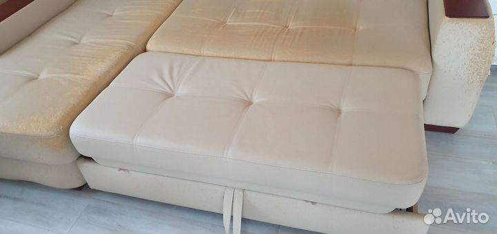 Кожаный угловой диван бу