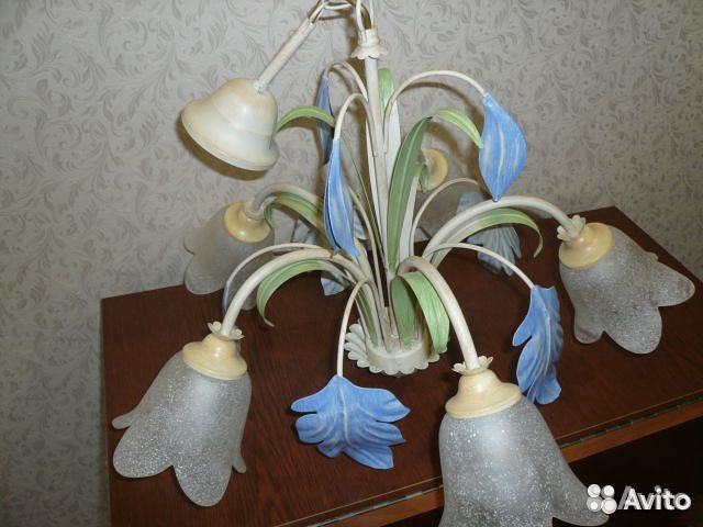 Красивая люстра