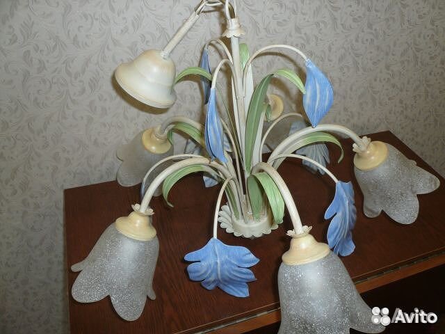 Красивая люстра