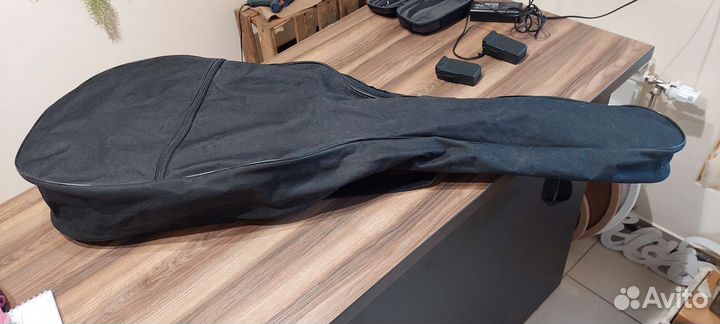 Акустическая гитара