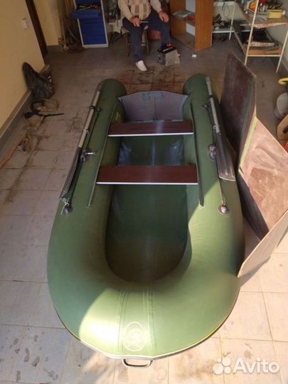 Надувная лодка с мотором