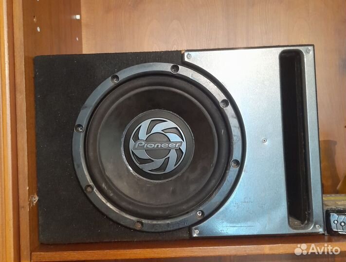 Магнитофон и subwoofer