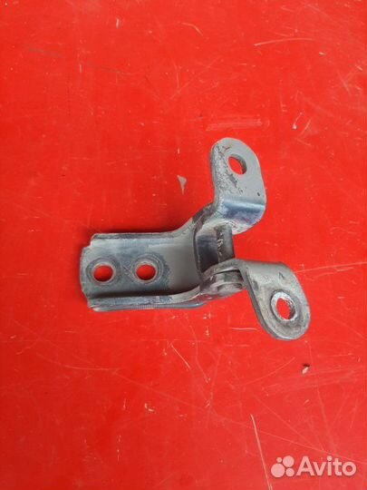 Петля двери передняя левая Toyota Corolla E120