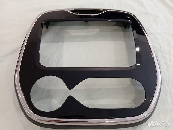 Рамка магнитолы шгу Renault Kaptur