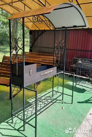Мангал с крышей в наличии