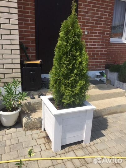 Деревянное кашпо на улицу