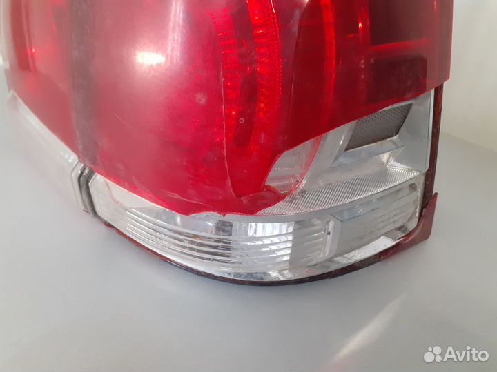 Фонарь задний правый Тойота лк 200