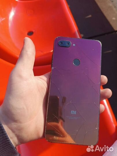 Телефон Xiaomi 8 lite