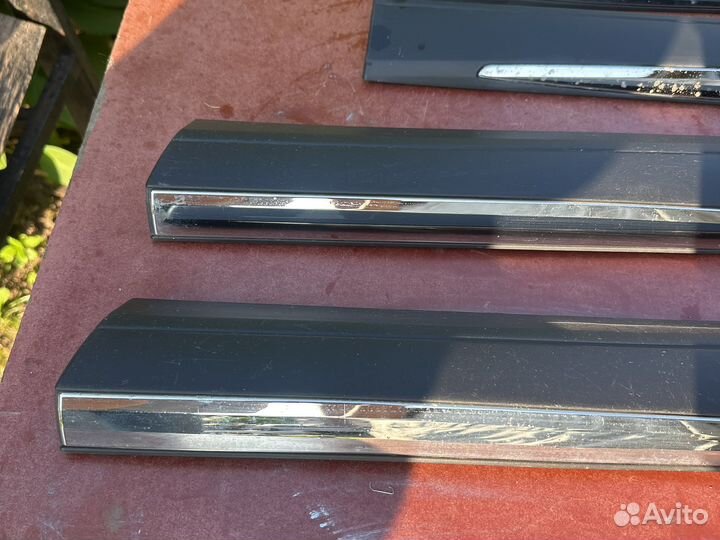 Накладка двери задней правый Ниссан Мурано Z51