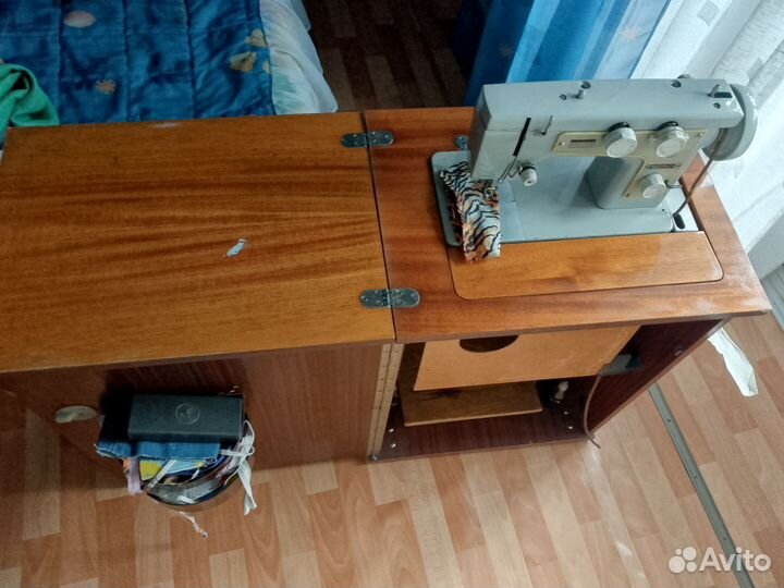 Швейная машина Подольск 142