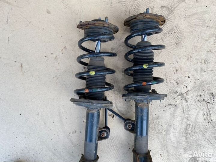 Стойка передняя Kia Sorento 2 XM