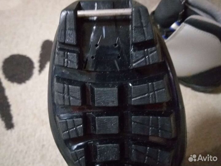 Лыжные ботинки