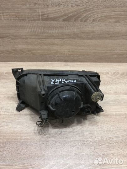 Фара передняя правая Фольксваген пассат B3