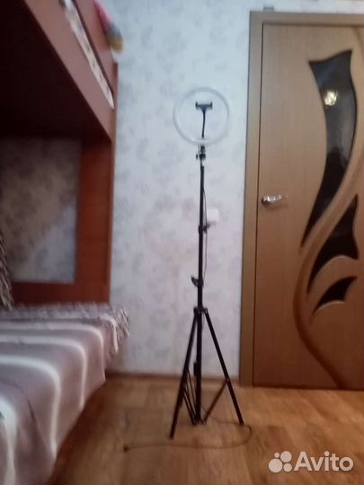 Кольцевая лампа со штативом