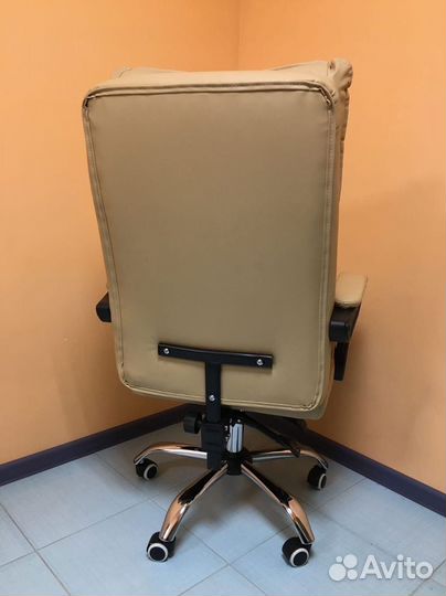 Компьютерное офисное кресло с массажем (новые)