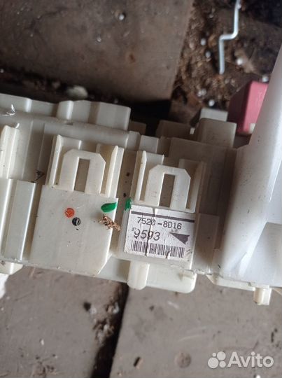 Блок управления тайота королла е15