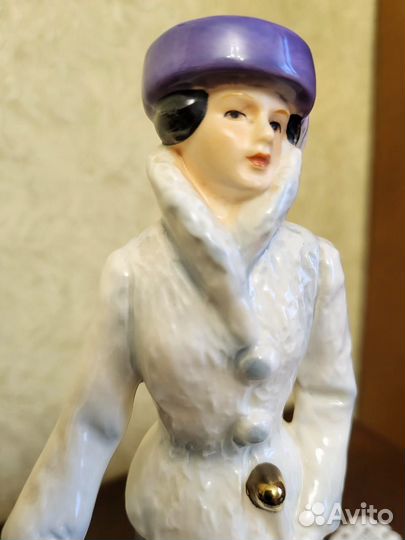 Редкая фарфоровая статуэтка 
