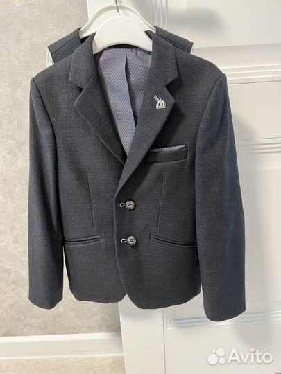 Костюм тройка