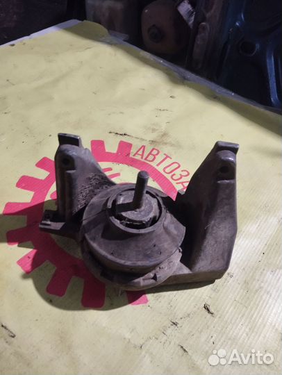 Опора двигателя audi 100 V6