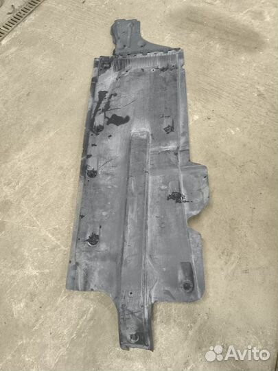 Защита днища левая Skoda Rapid