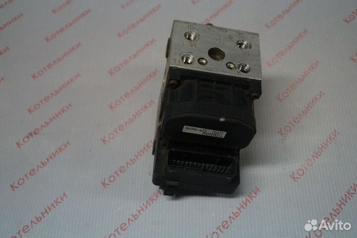 Nissan 47660-7J010 Блок ABS