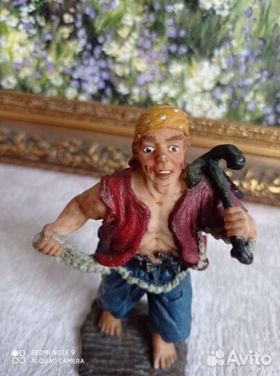 Коллекционная фигурка Пират