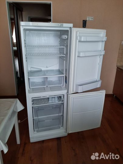 Холодильник indesit sb1670